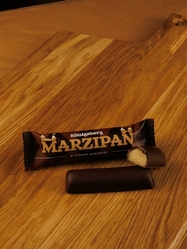 Марципановый батончик в темном шоколаде, 40 гр