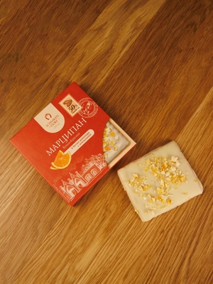 Марципановая плитка в белом шоколаде с апельсином, 50 гр