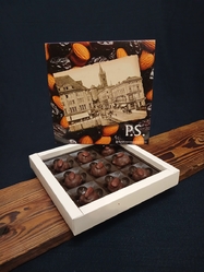 Конфеты "Чернослив в темном шоколаде с миндалем", 120 гр